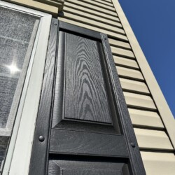 How much does it cost to paint shutter